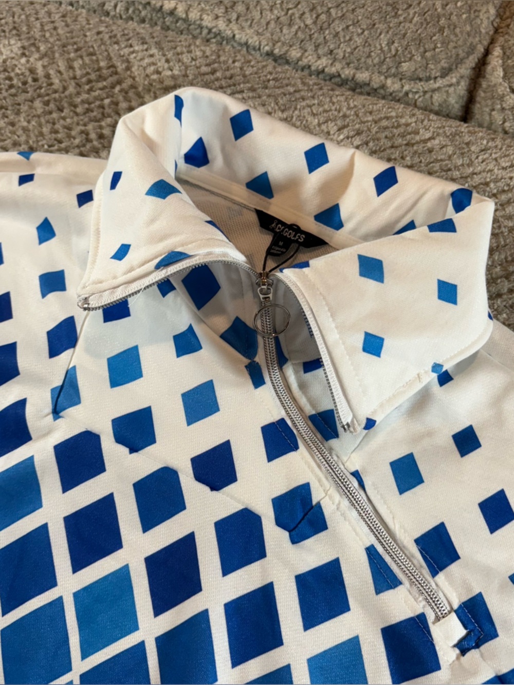 Acegolfs Women’s M 1/4 Zip Golf JacketBlue & White Geometric Diamond Print NWT - Picture 4 of 9